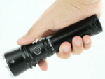 KL-A3 KLARUS Zoom LED zseblámpa, fókuszálható, 2200 lumenes, USB-C újratölthető (15,80 cm, 2200 lm)
