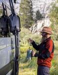 LSPSF8GRWW Lifestraw Peak sorozat, nagy kapacitású gravitációs vízszűrő rendszer, 8 literes sötétszü