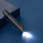 I3T_x000D_ (Carbon Fiber) OLIGHT 1 x 1.5V AAA Alkaline _x000D_ Battery_x000D_ (Included)