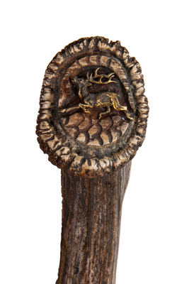 PODENQUERO-GV Muela Carved crown stag, deer scene