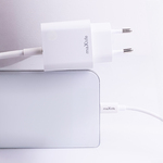 OEM0101314 Maxlife MXTC-06-20AC PD QC töltő 1x USB-C 1x USB 20W fehér + USB-C - Lightning kábel 20