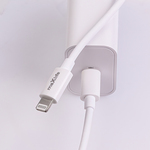 Maxlife MXTC-06-20C PD QC USB-C töltő 20 W-os USB-C-Lightning kábellel (OEM0101313)