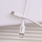 OEM0101314 Maxlife MXTC-06-20AC PD QC töltő 1x USB-C 1x USB 20W fehér + USB-C - Lightning kábel 20